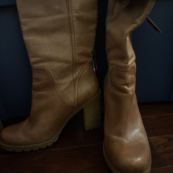 Ugg leather boots warm liking rubber sole with tread size - Picture 6 of 9